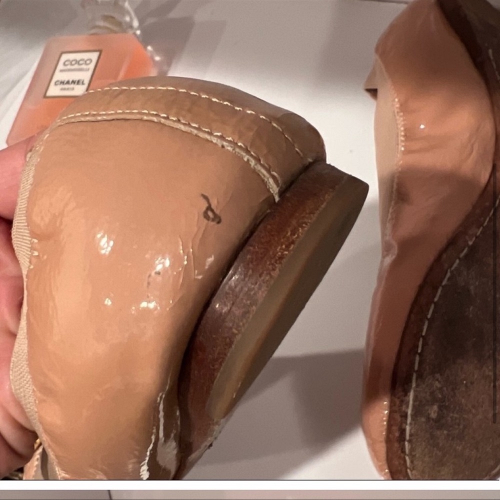Tory Burch Neutral Flats - Picture 4 of 12